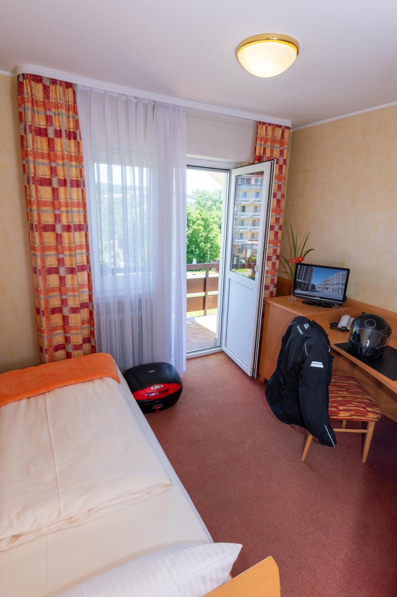 Kishotel Am Kurpark 바트소덴살뮨스터 외부 사진